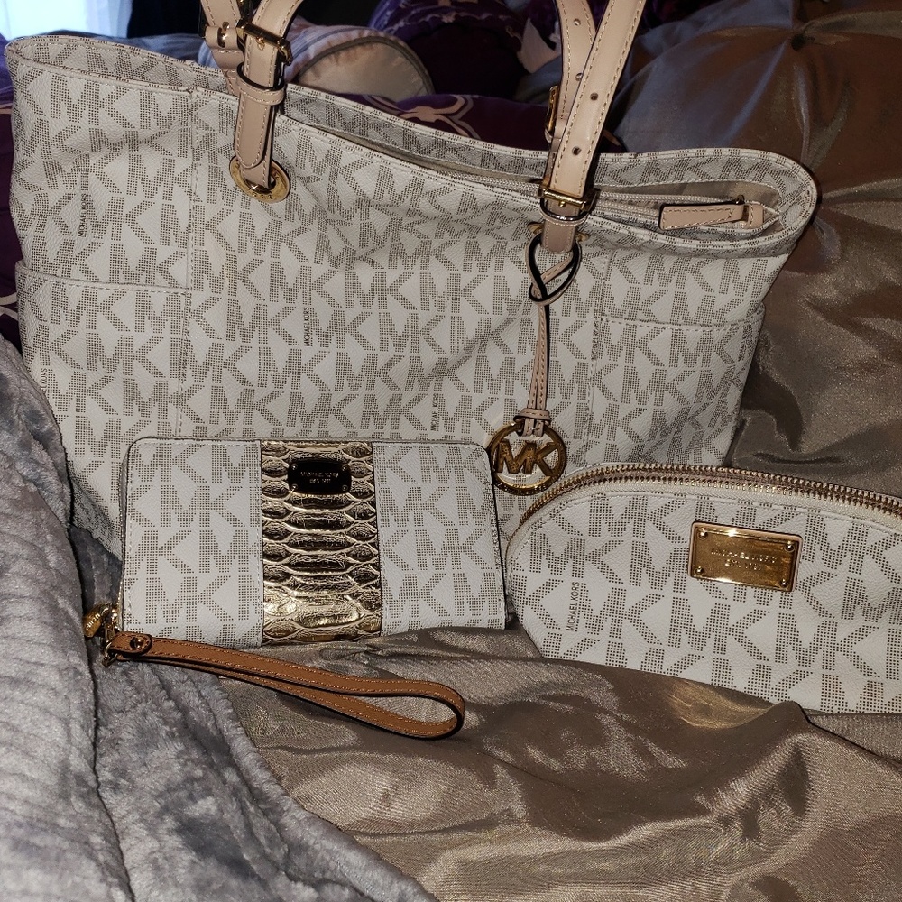 3pc Michael Kors tote, wallet and makeup bag
